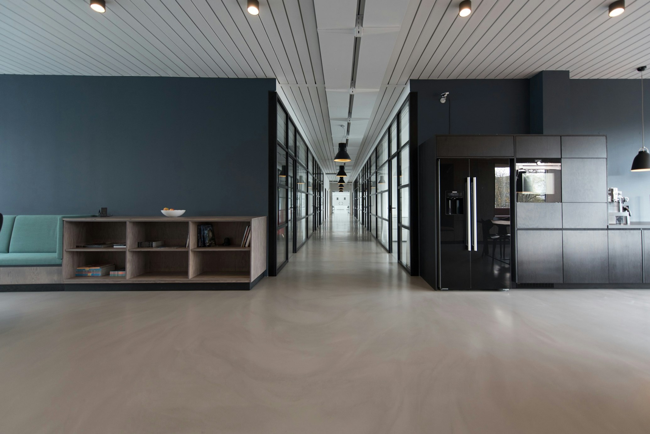 Nave industrial con panel Alpanel
